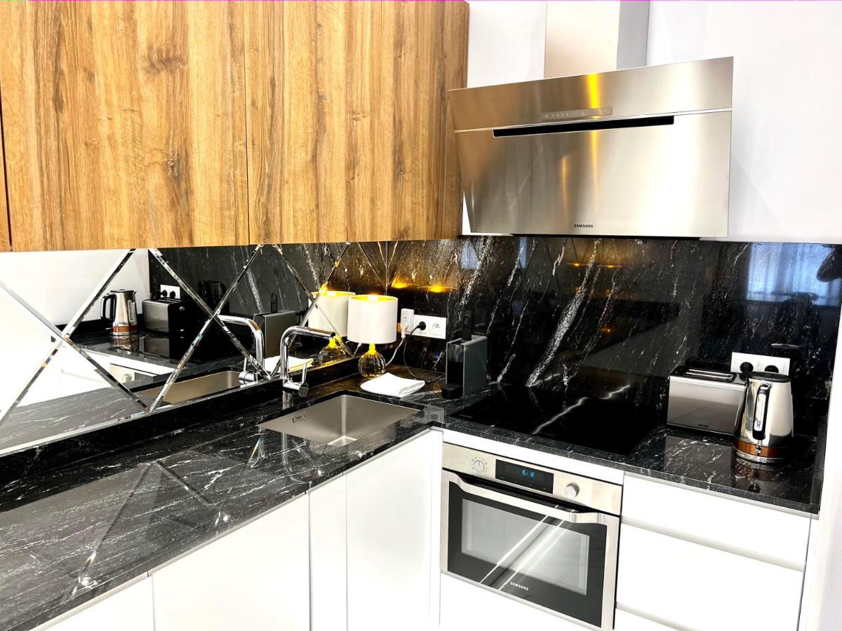 ורשה Luxury Apartments Mondrian Market Square III מראה חיצוני תמונה